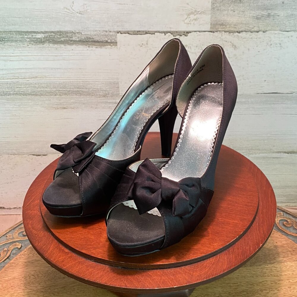 Michelangelo "Maribelle" Black Satin Peep-Toe Pump Size 6 - 1/2